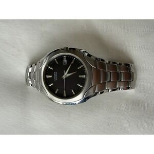 Citizen Eco-Drive Mens Watch Black Dial Stainless Steel E111-S022240 Silver Tone